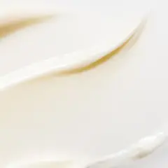 En krämig textur med mjuka vågor, perfekt för din resveratrol hudvård.
