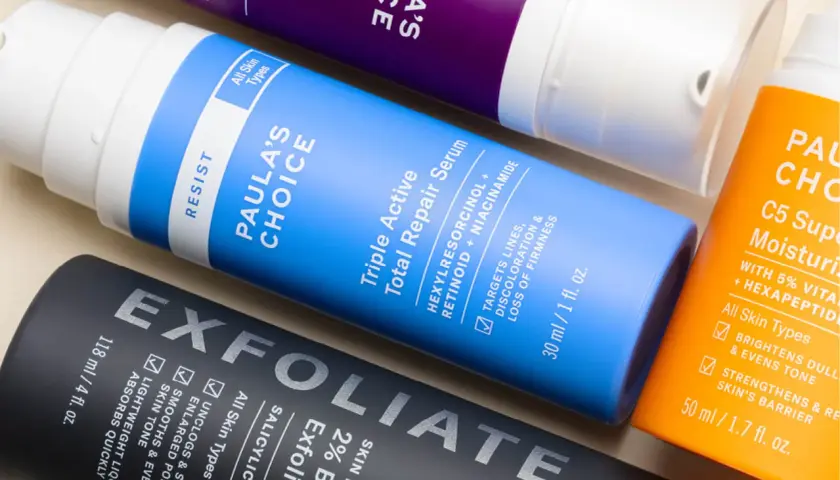 Hudvårdsprodukter från Paula's Choice, inklusive serum som kombinerar retinol och niacinamide.