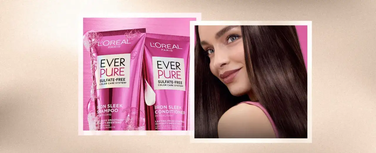 En kvinna med glansigt, mörkt hår ler. Bredvid syns L'Oréal Ever Pure Iron Sleek schampo och balsam, perfekt för att bekämpa statiskt hår.